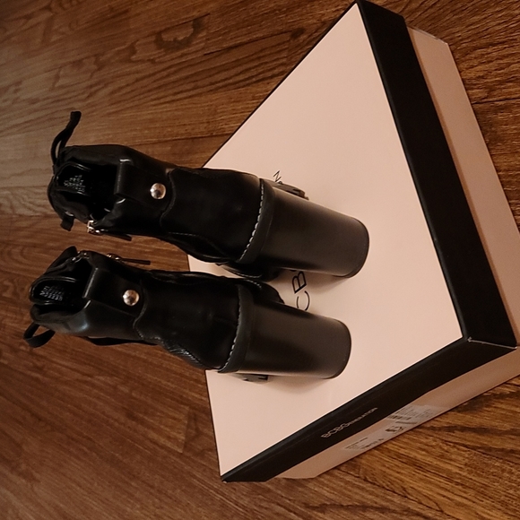 Shoes - Picture 5 of 5